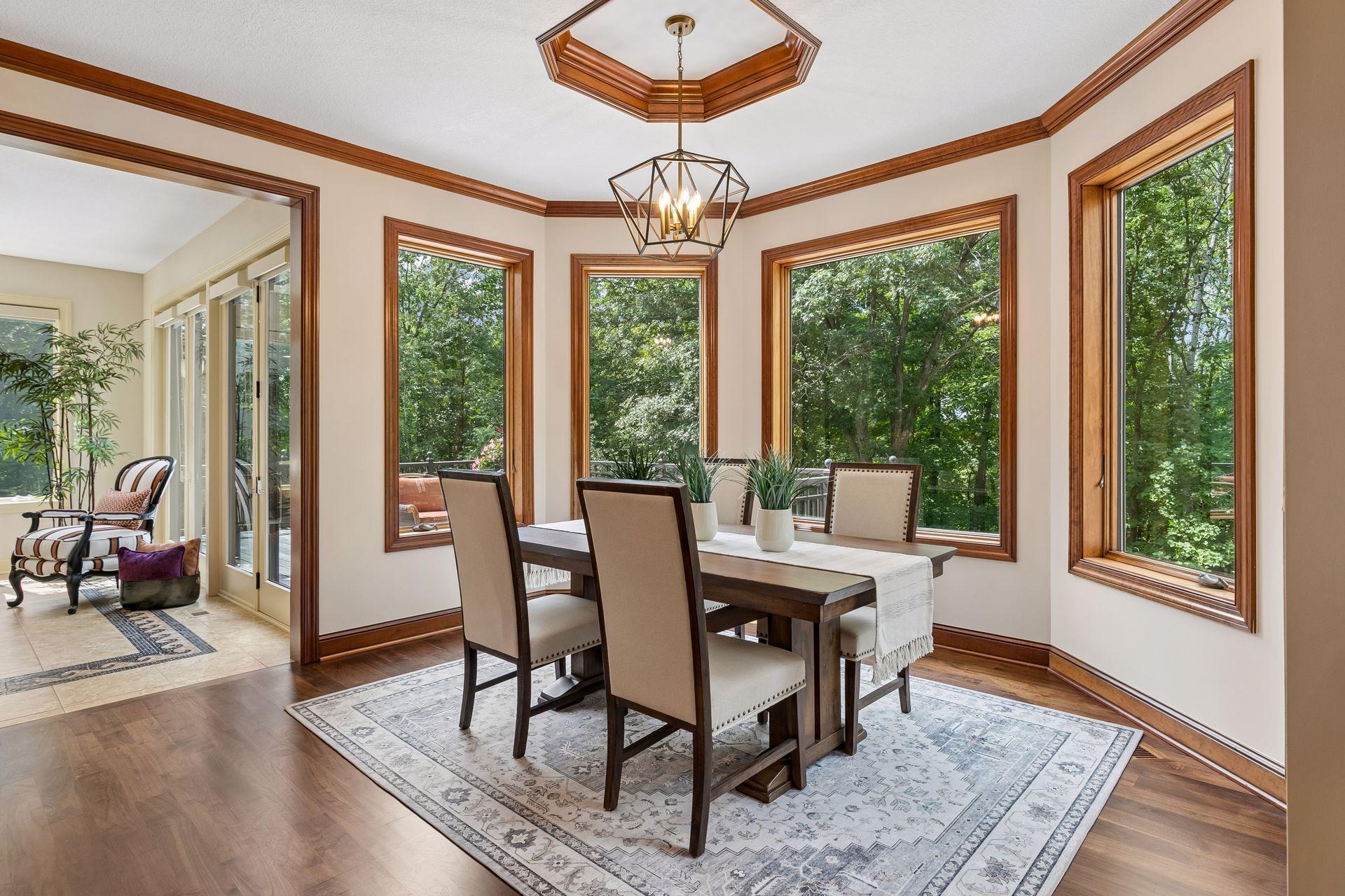 Expansive window views to enjoy your meals