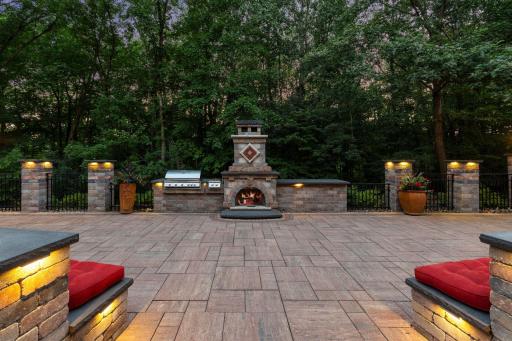 Full outdoor kitchen with stunning bluff views