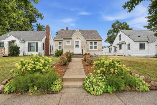 1238 Grotto Street N, Saint Paul, MN 55117