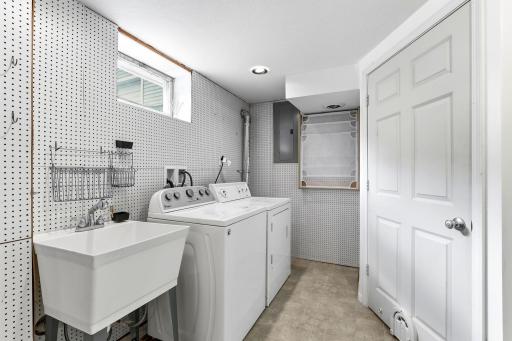 617 E Lincoln Road, New Richmond, WI 54017