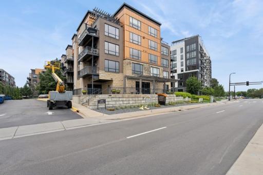Welcome to The Loopâa stylish, modern condo building in one of Minneapolisâ most sought-after locations, just steps from lakes, trails, and top-tier dining.