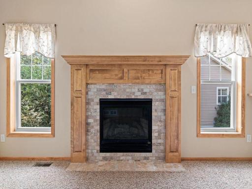 198 Thompson Avenue E, Saint Paul, MN 55118