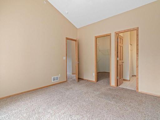 198 Thompson Avenue E, Saint Paul, MN 55118