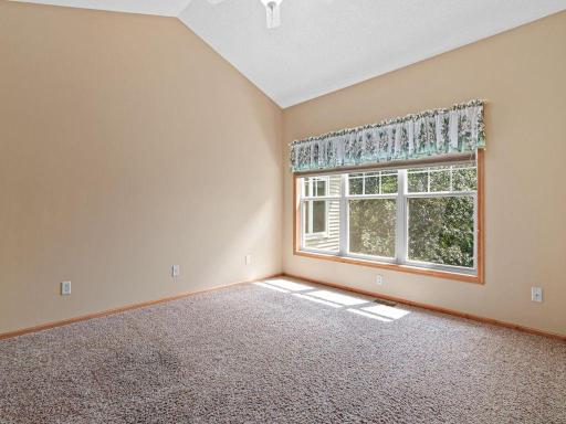 198 Thompson Avenue E, Saint Paul, MN 55118