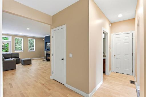 15-web-or-mls-10329-Noble-Ave-N-15.jpg