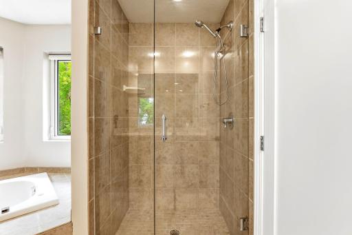 51-web-or-mls-10329-Noble-Ave-N-51.jpg