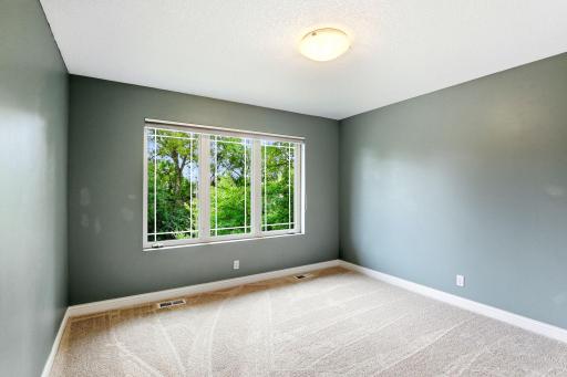 32-web-or-mls-10329-Noble-Ave-N-32.jpg