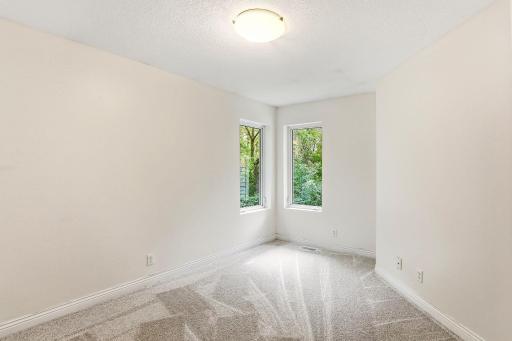 34-web-or-mls-10329-Noble-Ave-N-34.jpg