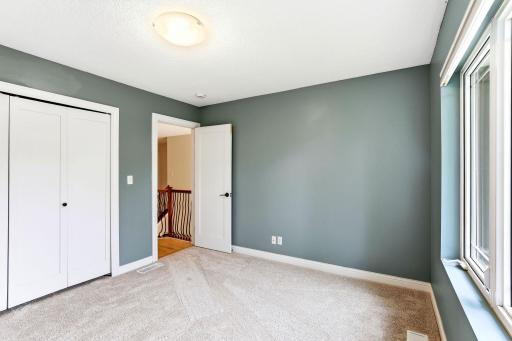 33-web-or-mls-10329-Noble-Ave-N-33.jpg