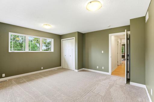 42-web-or-mls-10329-Noble-Ave-N-42.jpg