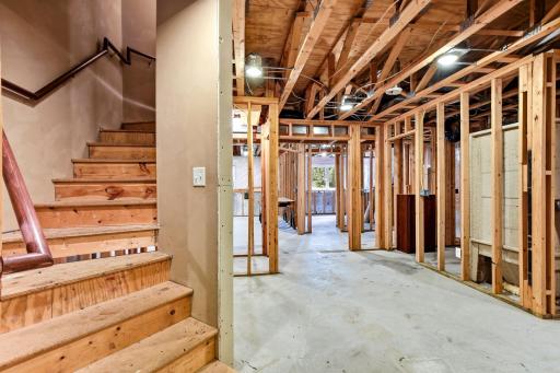 53-web-or-mls-10329-Noble-Ave-N-53.jpg