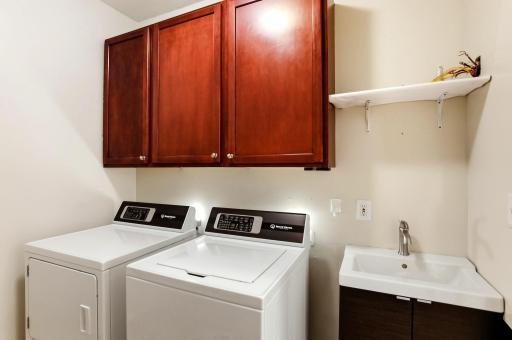 26-web-or-mls-10329-Noble-Ave-N-26.jpg