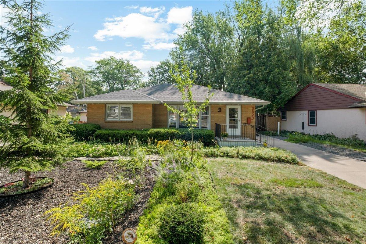Property photo for 3323 Arthur Street NE, Minneapolis, MN 55418