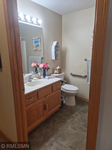 920 Fairfield Place NW, Isanti, MN 55040