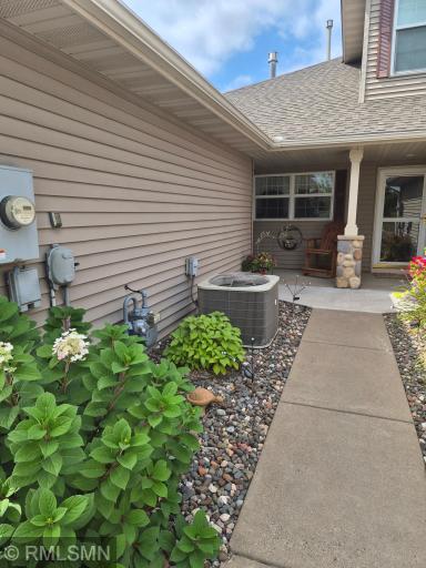 920 Fairfield Place NW, Isanti, MN 55040
