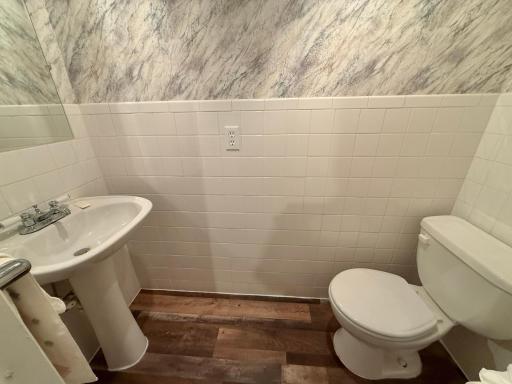 2762 Mcnair Drive N, Robbinsdale, MN 55422