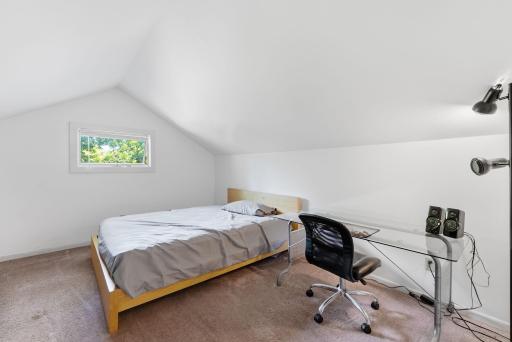 516 Bed 3.jpg