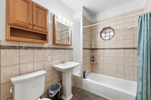 516 Bath Full.jpg