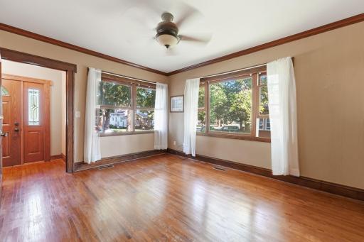 516 livingroom2.jpg