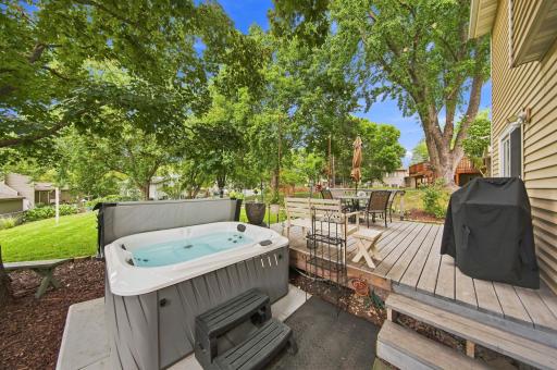 Brand-new hot tub included with the home