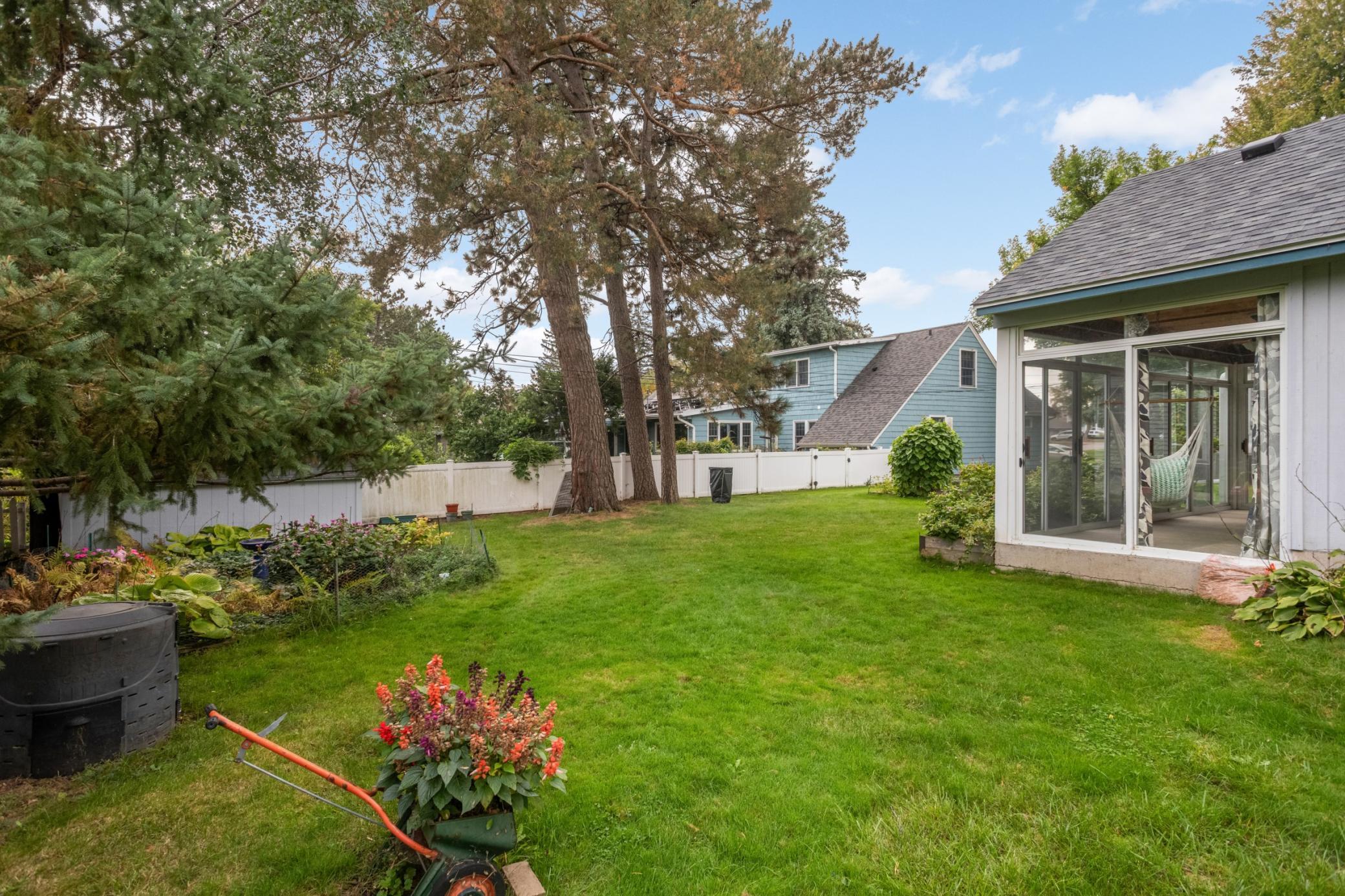 The huge, flat yard is ideal for gardens, pets and lawn games. Croquet, anyone?