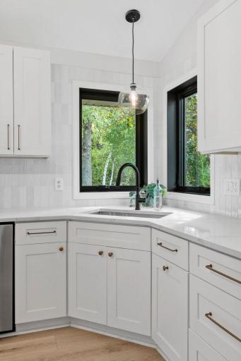 24-web-or-mls-13568 Flint Ln-23.jpg