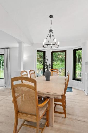 19-web-or-mls-13568 Flint Ln-18.jpg
