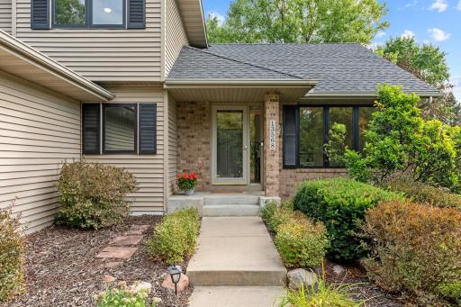 4-web-or-mls-13568 Flint Ln-4.jpg
