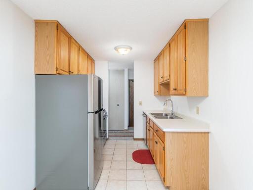 4101 Parklawn Ave Apt 130 Edina MN 55435 USA-012-007-Parklawn Ave Unit 130 Edina9-MLS_Size.jpg