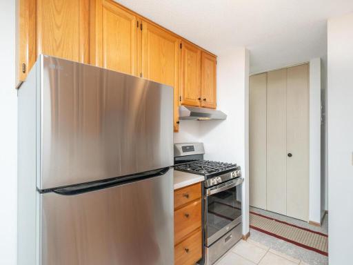 4101 Parklawn Ave Apt 130 Edina MN 55435 USA-014-011-Parklawn Ave Unit 130 Edina11-MLS_Size.jpg