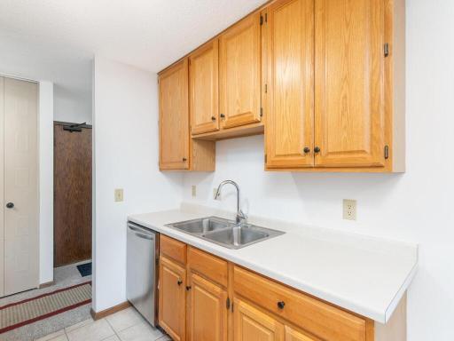 4101 Parklawn Ave Apt 130 Edina MN 55435 USA-013-008-Parklawn Ave Unit 130 Edina10-MLS_Size.jpg
