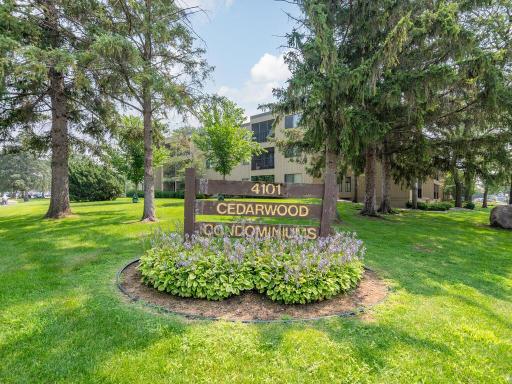 4101 Parklawn Ave Apt 130 Edina MN 55435 USA-032-025-Parklawn Ave Unit 130 Edina28-MLS_Size.jpg