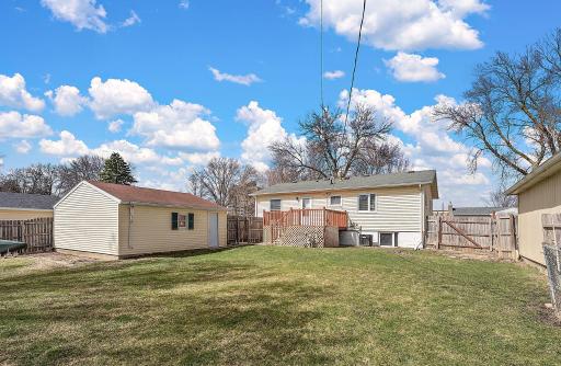1866 38th Street NW, Rochester, MN 55901