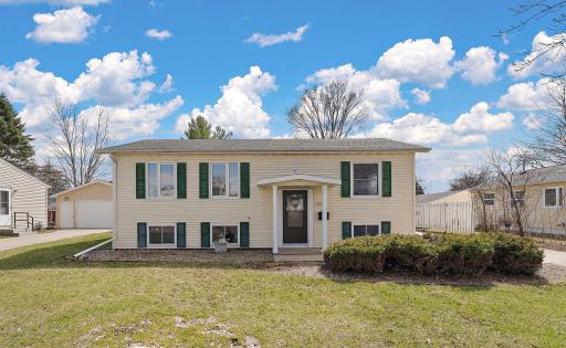 1866 38th Street NW, Rochester, MN 55901