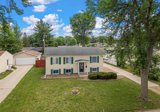 1866 38th Street NW, Rochester, MN 55901
