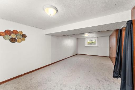 1866 38th Street NW, Rochester, MN 55901