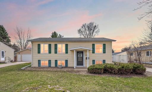 1866 38th Street NW, Rochester, MN 55901