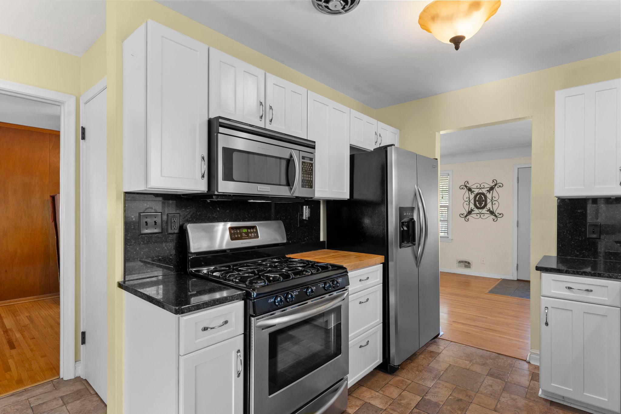 13-web-or-mls-806 89th Ave NE-78.jpg