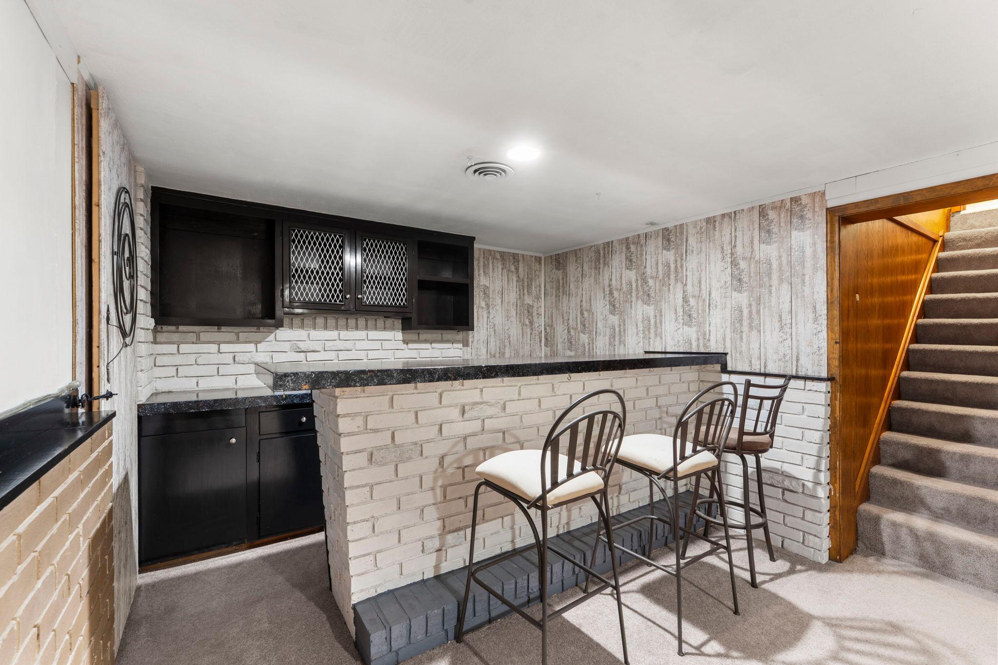 27-web-or-mls-806 89th Ave NE-108.jpg