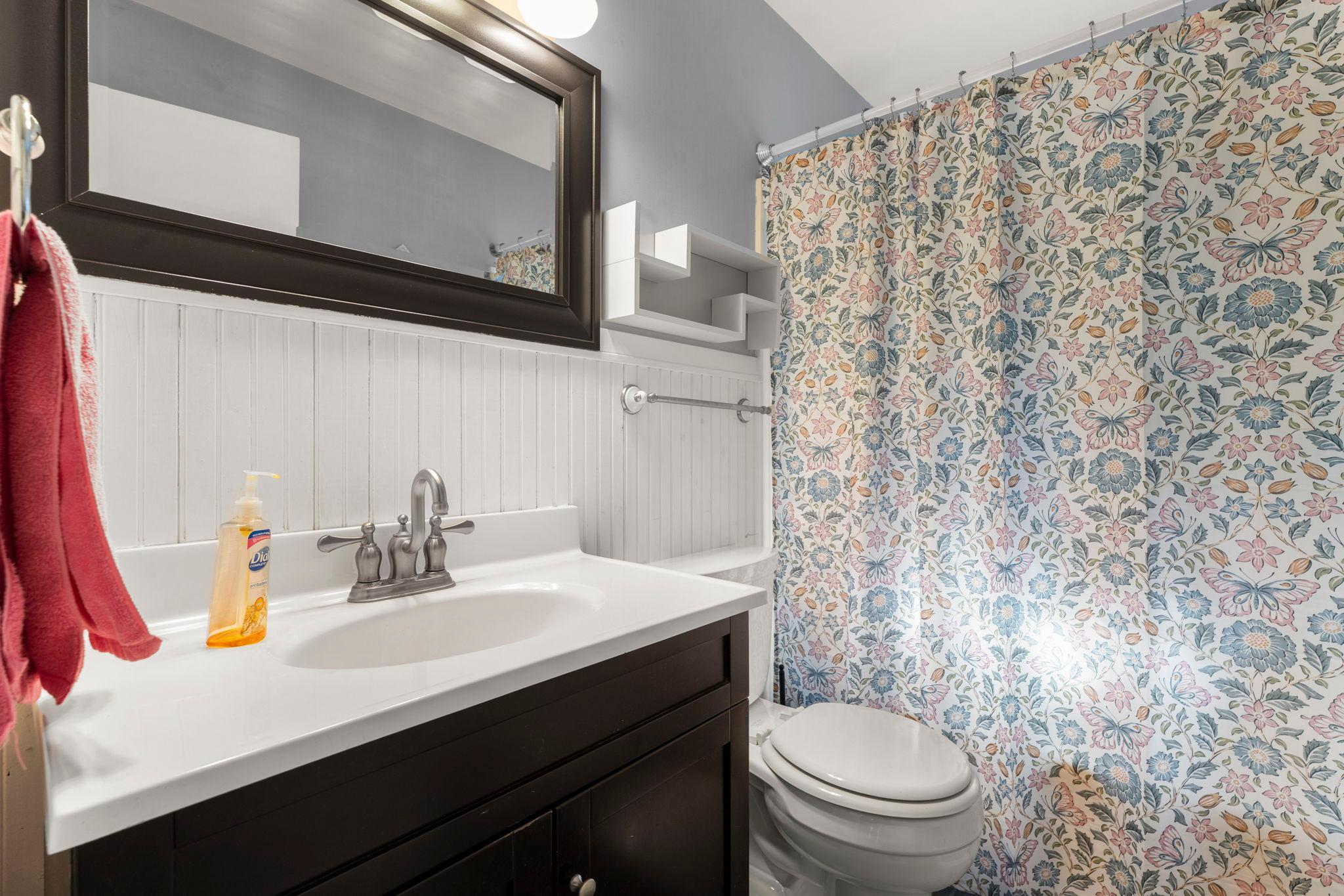 21-web-or-mls-806 89th Ave NE-53.jpg