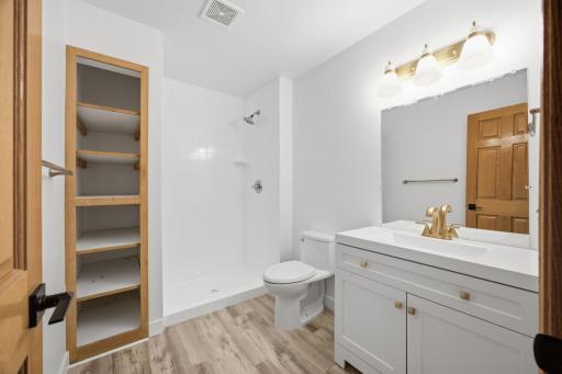 Basement bathroom - New vanity/flooring