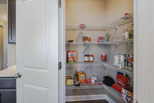 16-Pantry.jpg