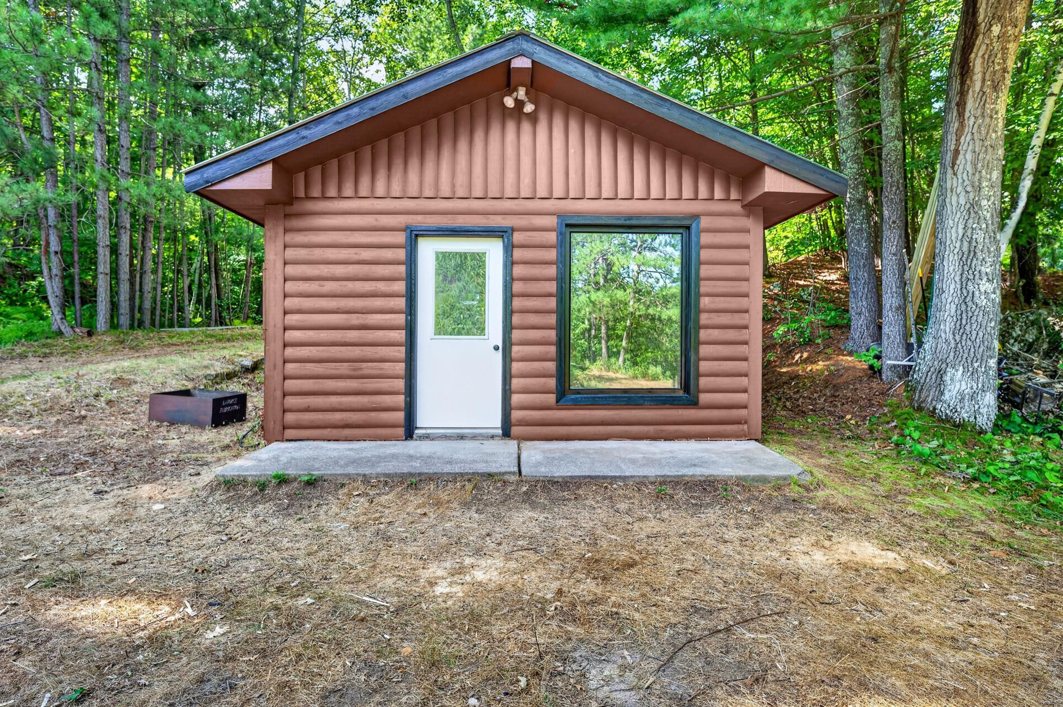 Newly remodeled cabin with wood heat. Finished 8/26.