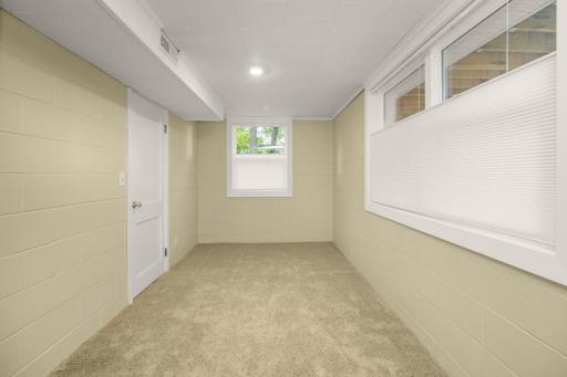 261 6th Street S, Bayport, MN 55003