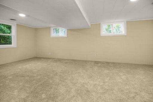 261 6th Street S, Bayport, MN 55003