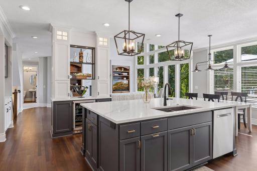 18692 Erin Bay, Eden Prairie, MN 55347