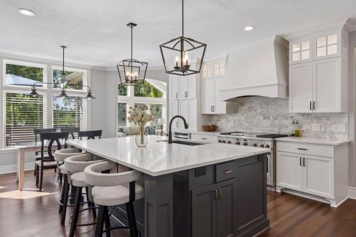 18692 Erin Bay, Eden Prairie, MN 55347
