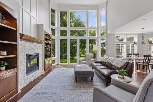 18692 Erin Bay, Eden Prairie, MN 55347