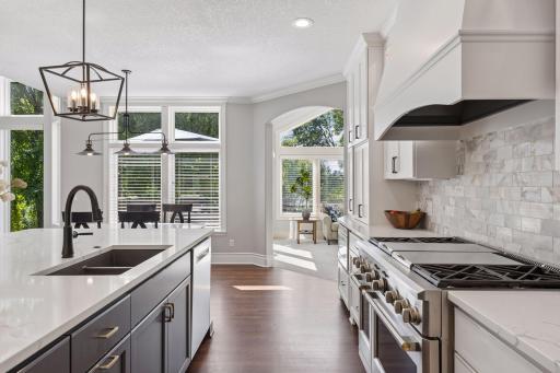 18692 Erin Bay, Eden Prairie, MN 55347