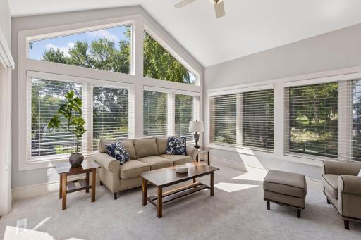 18692 Erin Bay, Eden Prairie, MN 55347